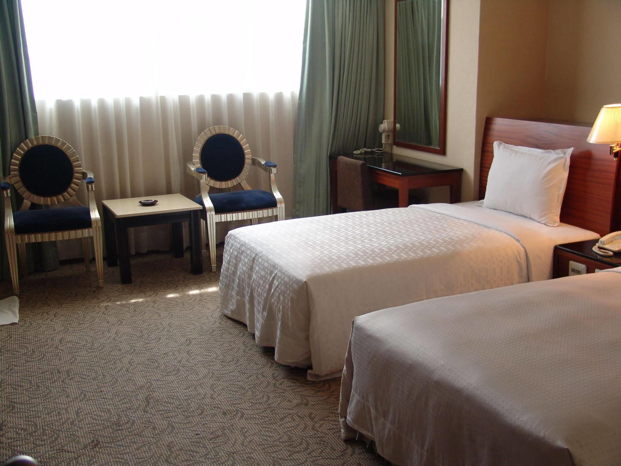 Family Hotel Taipei Csungho Kültér fotó