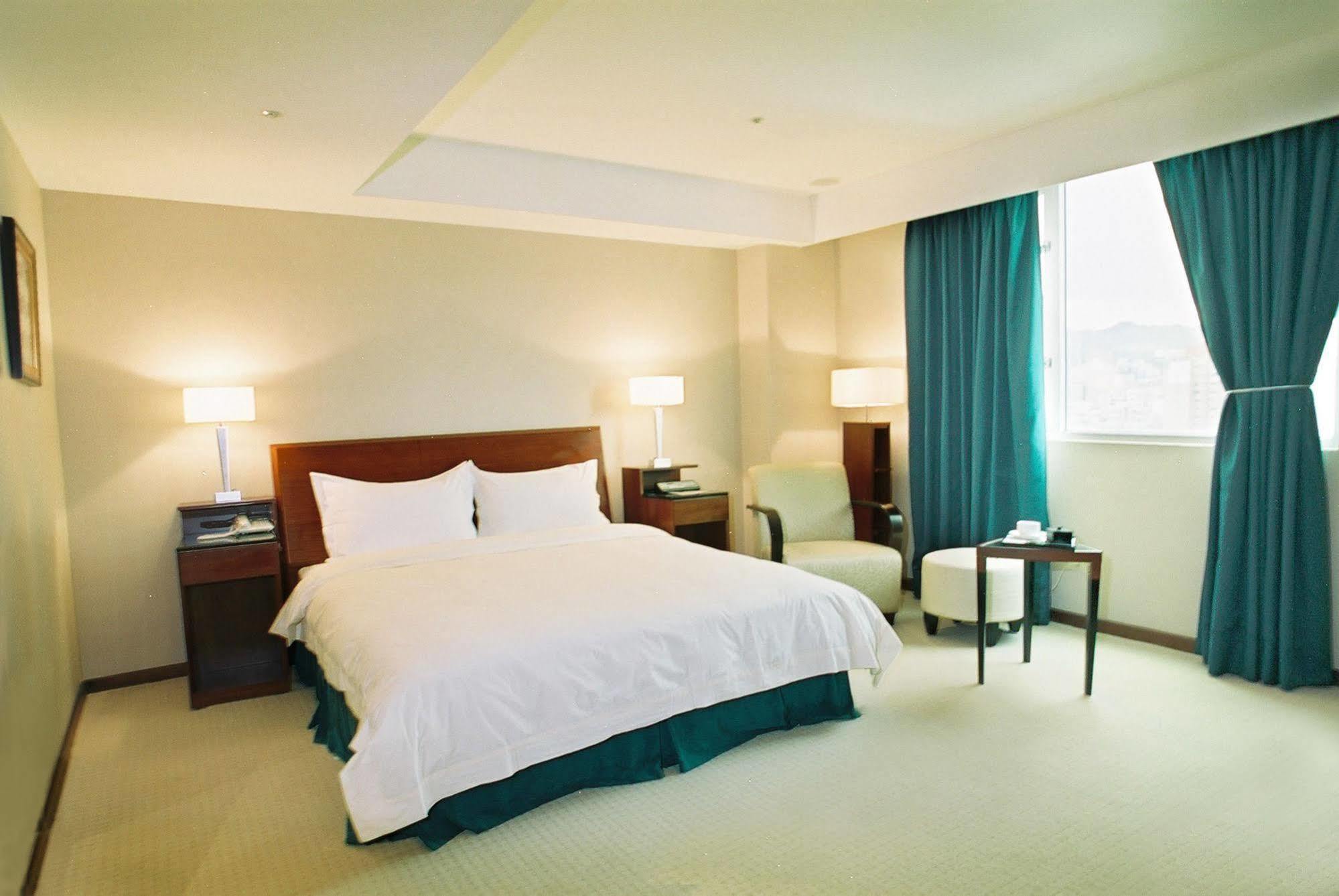 Family Hotel Taipei Csungho Kültér fotó