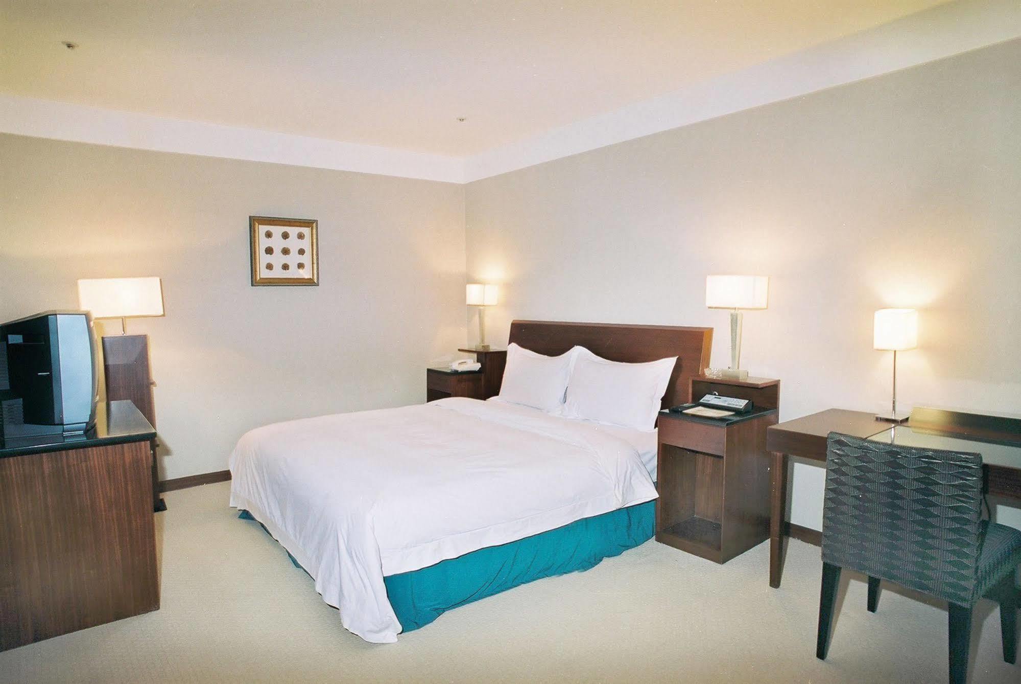 Family Hotel Taipei Csungho Kültér fotó